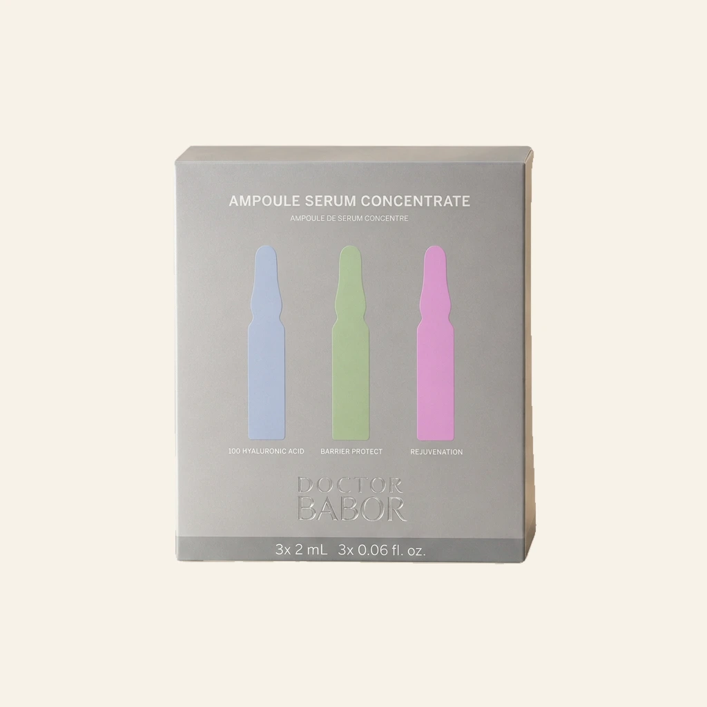 DOCTOR BABOR Ampoule Serum Concentrate Set mit Hyaluronic Acid, Barrier Protect und Rejuvenation Ampullen auf elegantem beigem Spa-Hintergrund – luxuriöse Pflegeampullen zur intensiven Feuchtigkeitsversorgung, Stärkung der Hautbarriere und Unterstützung eines strahlenden Hautbildes