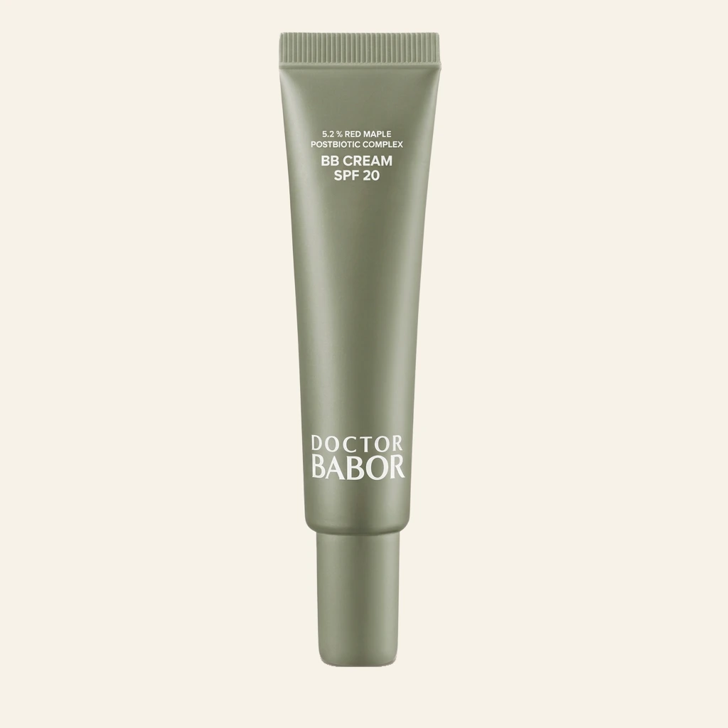 Doctor Babor BB Cream SPF 20 mit Red Maple Postbiotic Complex in grüner Tube – getönte Tagespflege mit UV-Schutz für einen ebenmäßigen, natürlichen Teint