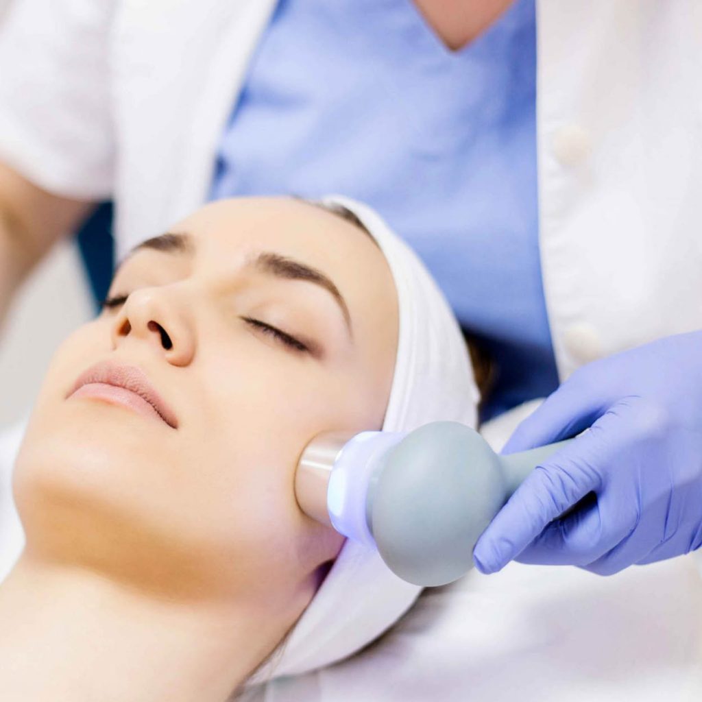 Facial treatment with Ultrasound Beauty